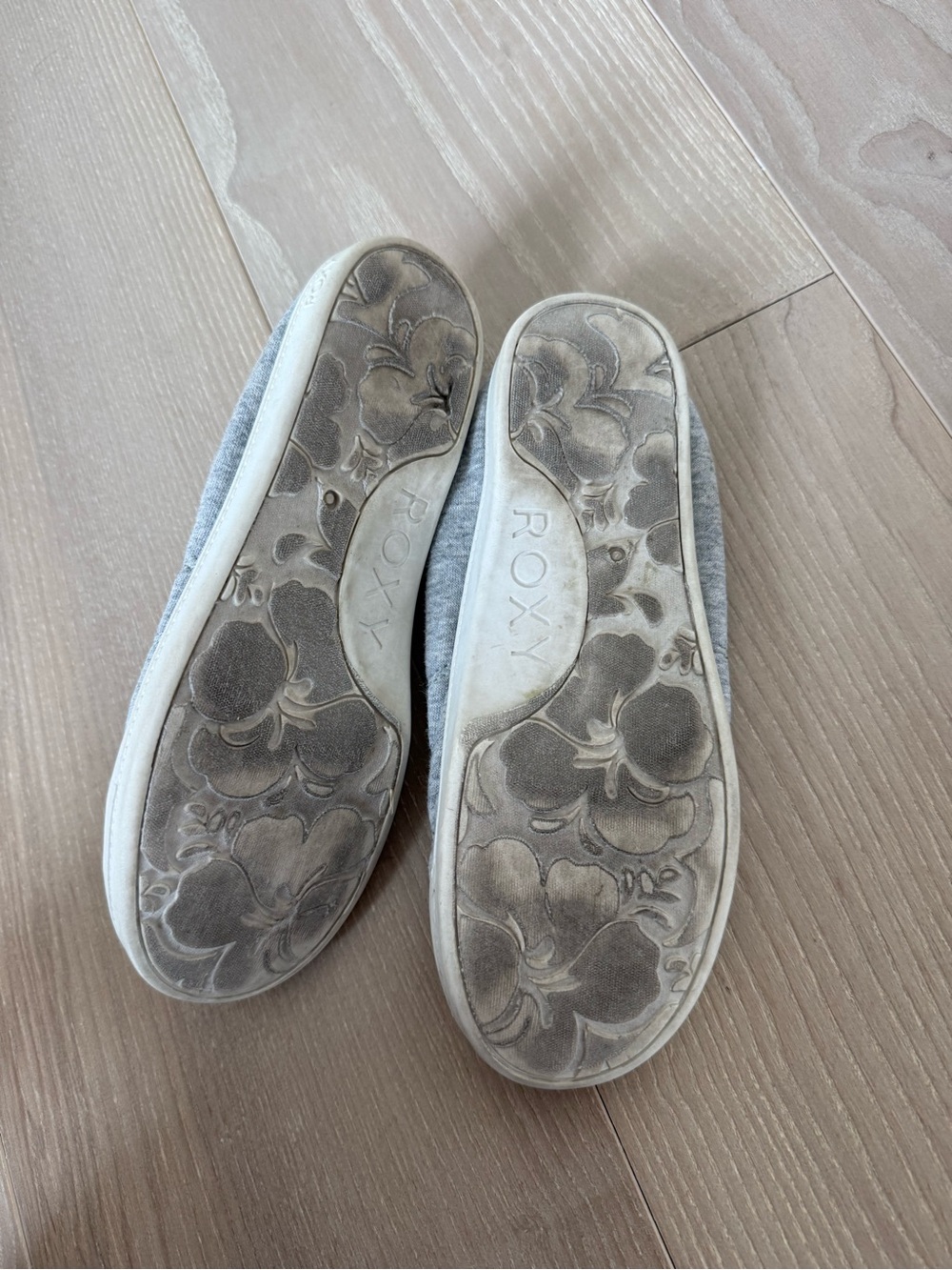 Roxy Kids Gray Slip-On Sneakers with Pink Eyelet Accents - Picture 3 of 3